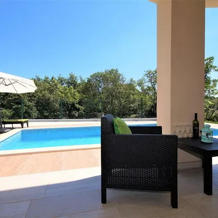 Vila Mara *